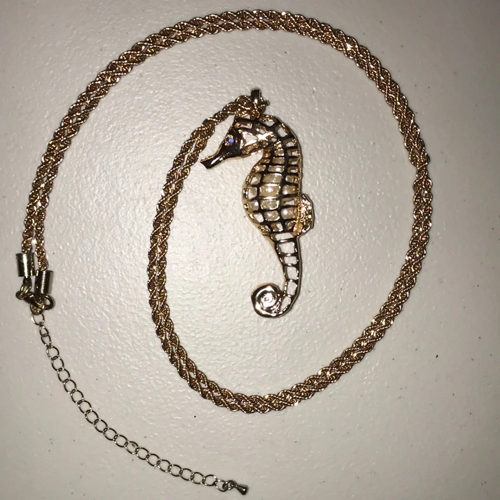 NWOT Beautiful sea horse necklace with white beads inside. - Picture 2 of 8